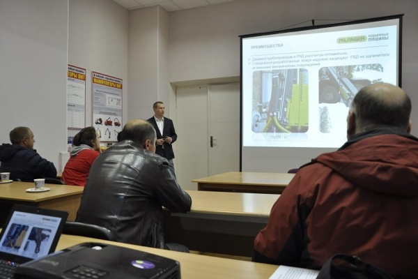 В Санкт-Петербурге состоялась презентация гидроманипулятора нового поколения ВЕЛМАШ VM 10L74