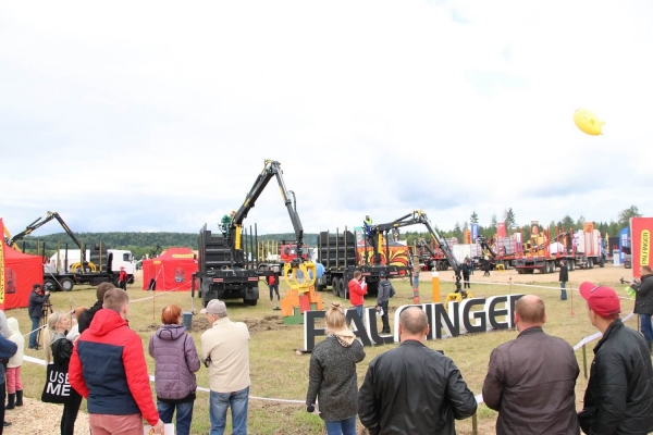 Операторы «Лесоруба XXI века» протестировали линейку новых лесных манипуляторов PALFINGER