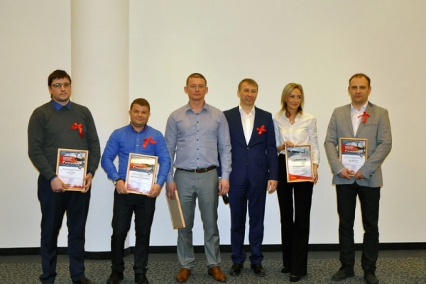 На дилерской конференции наградили лидеров продаж крана нового поколения ВЕЛМАШ VM10