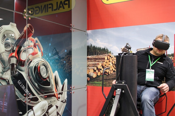 На выставке «Российский лес-2019» PALFINGER представил манипулятор с новой кабиной оператора