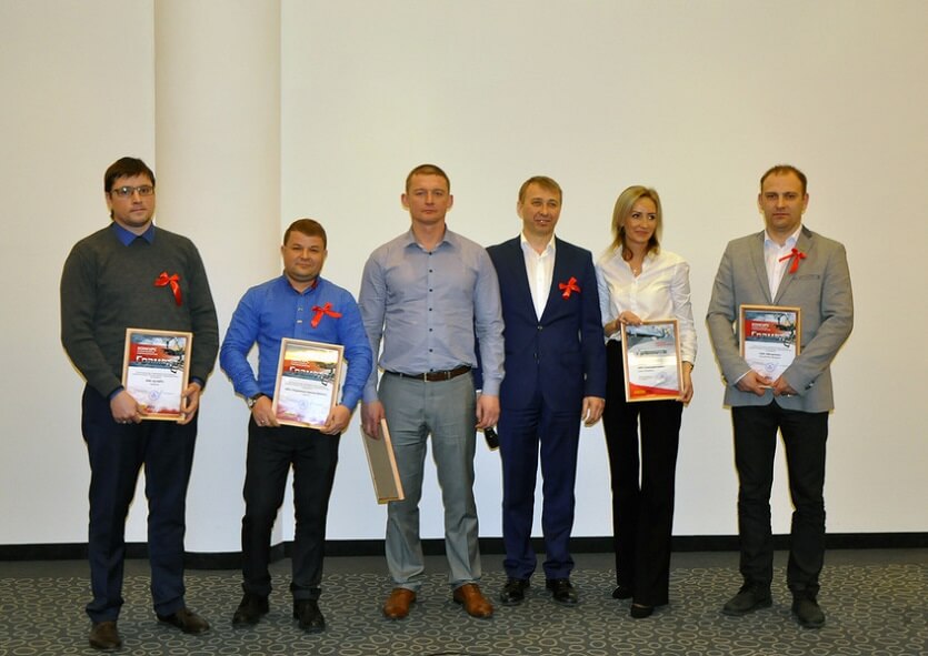 На дилерской конференции наградили лидеров продаж крана нового поколения ВЕЛМАШ VM10